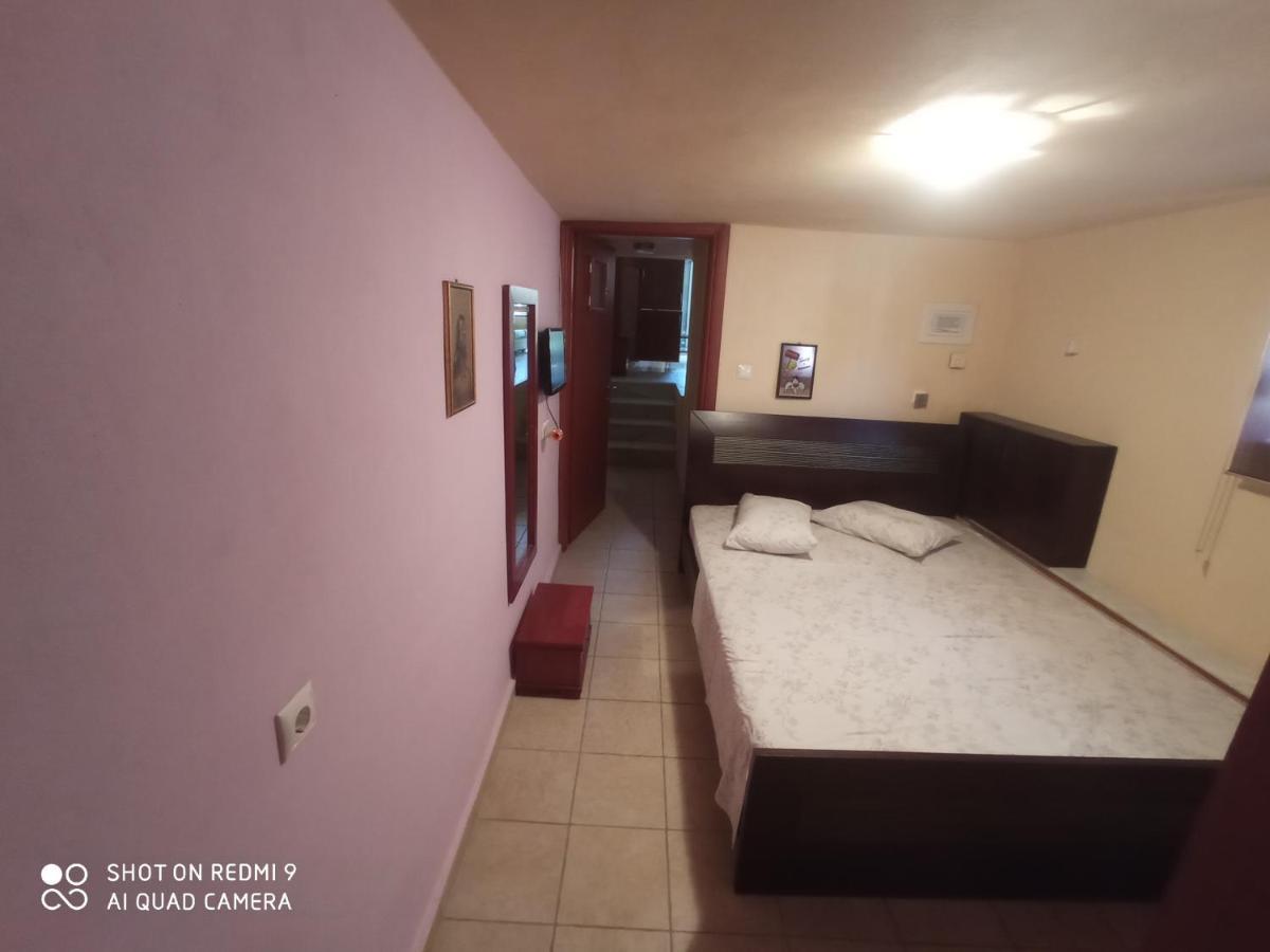 וולוס Maria Lux Apartments מראה חיצוני תמונה